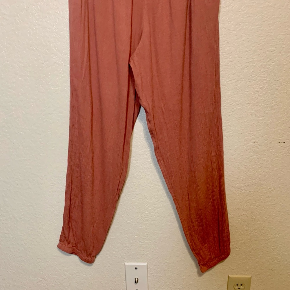 Aerie Strapless Jumpsuit Boho Crinkle Gauze Jogger Dusty Rose Size Small - Picture 10 of 10